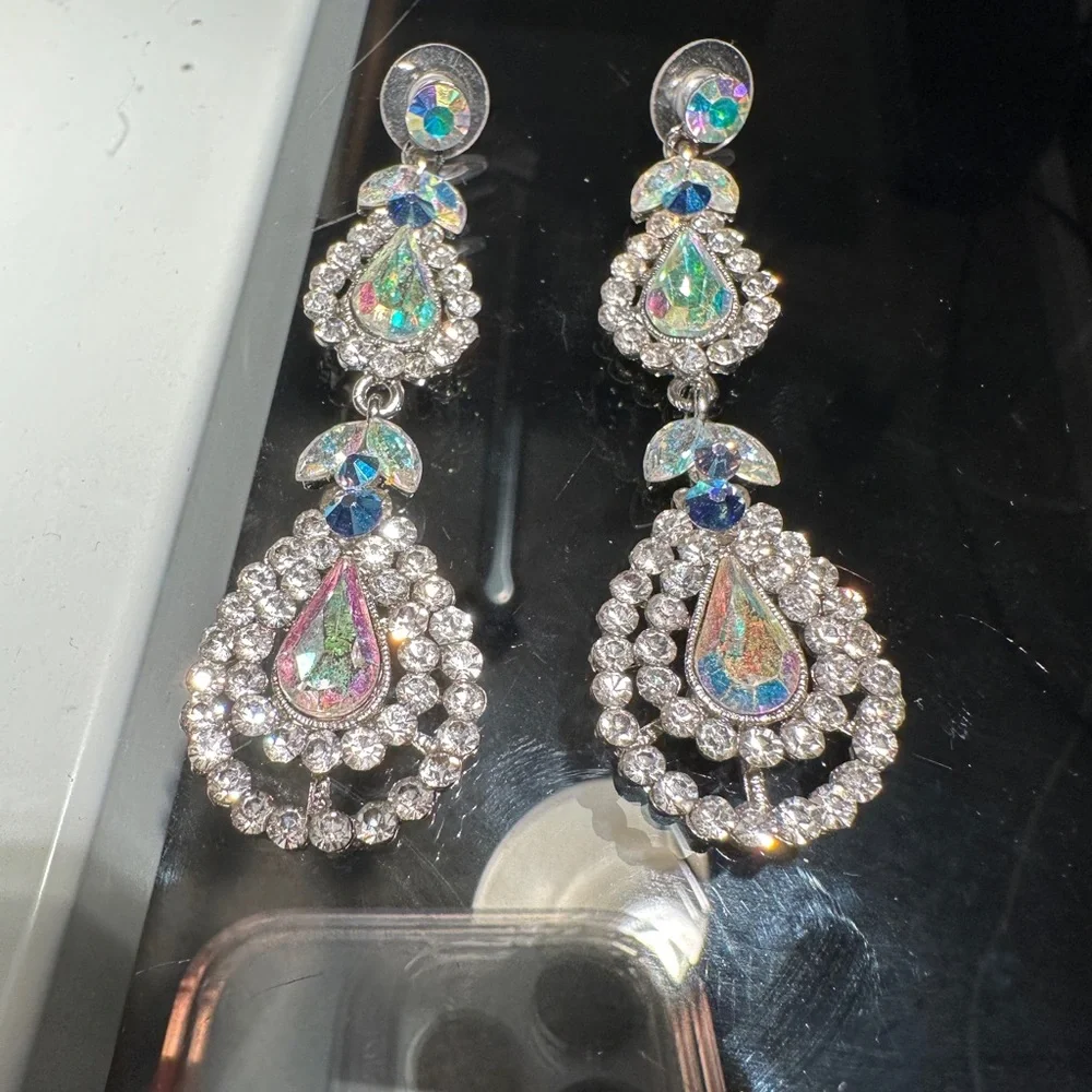 Long Pageant/Prom Ear Rings - Picture 1 of 5